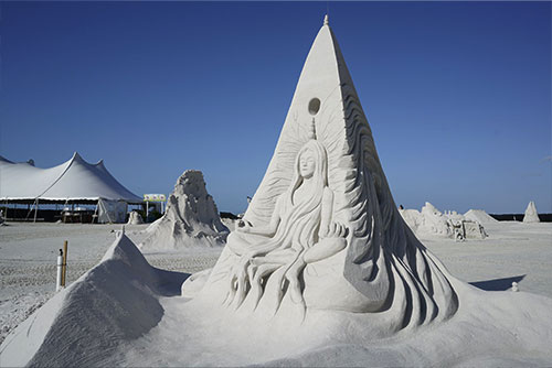 pointed-lady-sand-sculpture-image